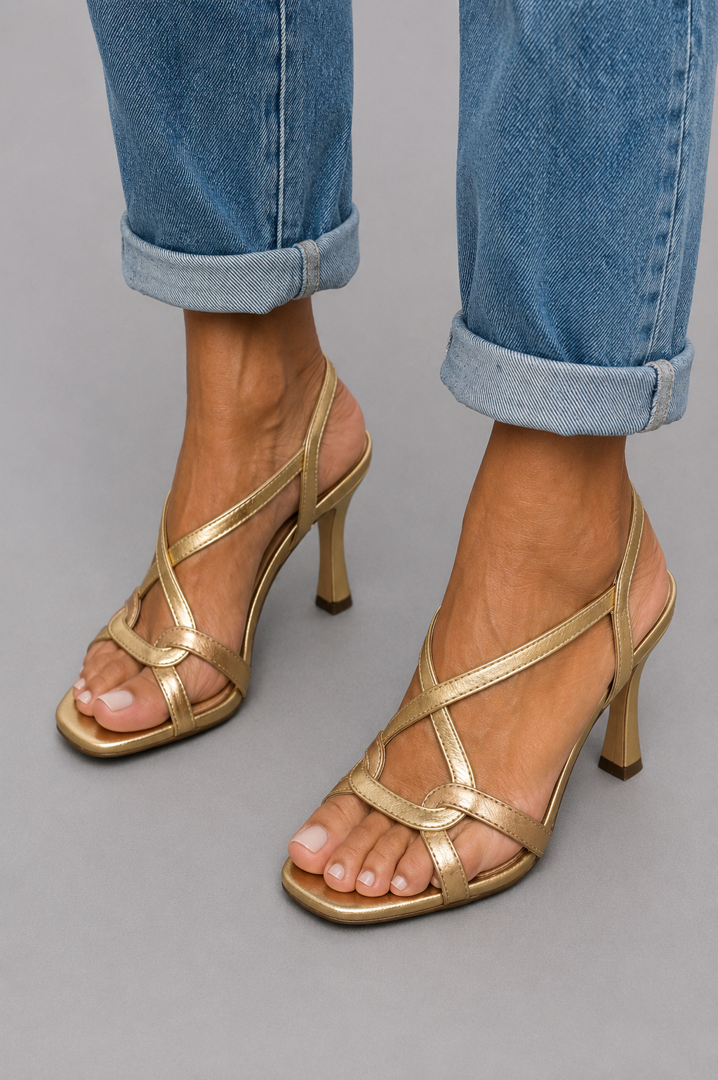 Miriam Tacones Dorados