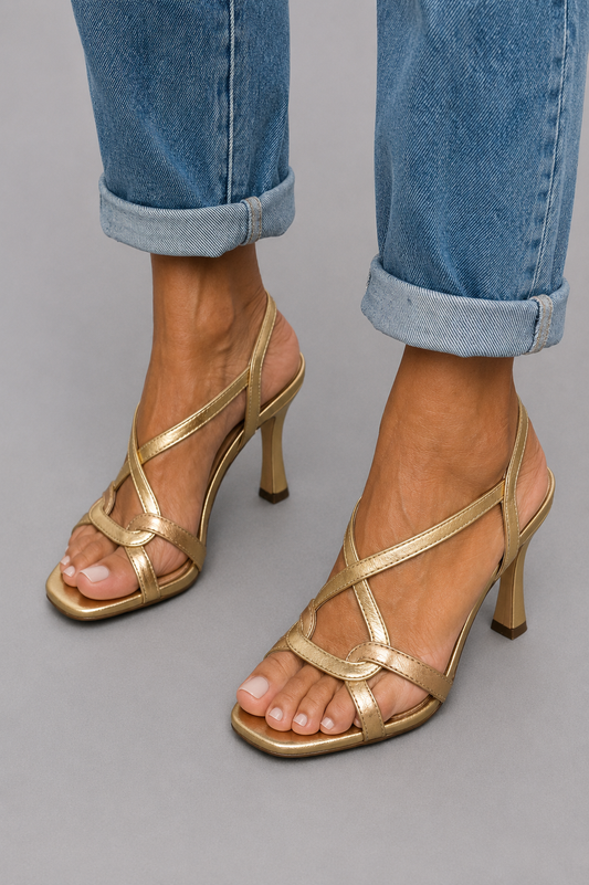 Miriam Tacones Dorados