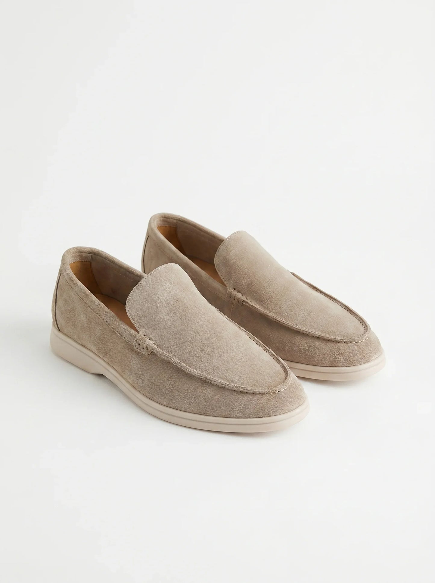 Elegantes mocasines de ante