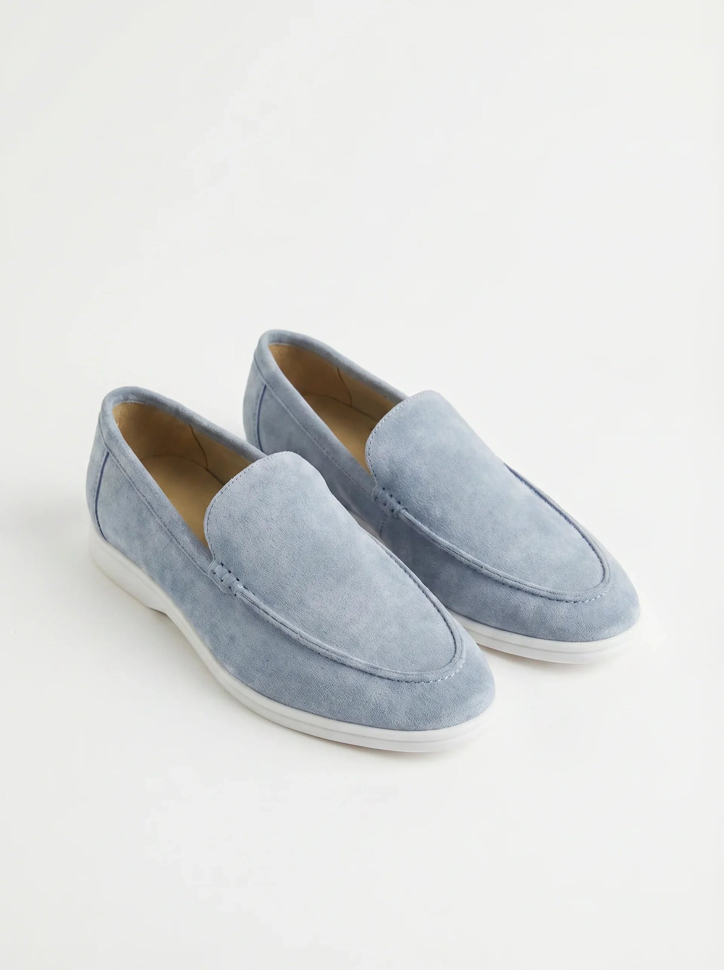 Elegantes mocasines de ante
